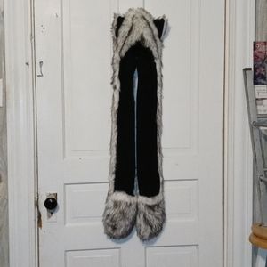 Grey Wolf Hat with connected gloves